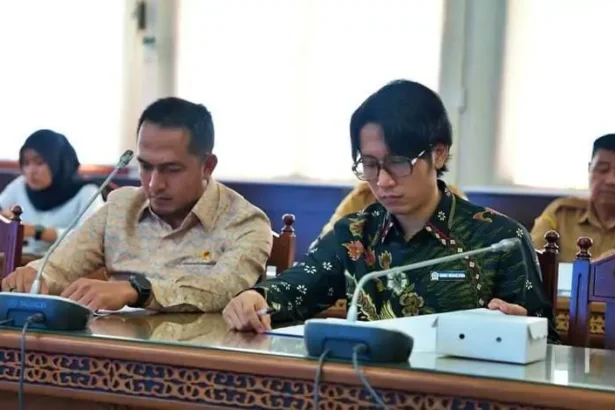 1727751604 Anggota Dprd Kalteng Okki Maulana