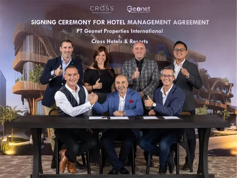 Crosshotelsresortsbersamageonetpropertyfinancegroup