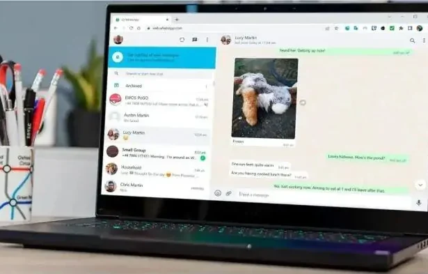 Ilustrasi Membuka 2 Akun Whatsapp Di Laptop