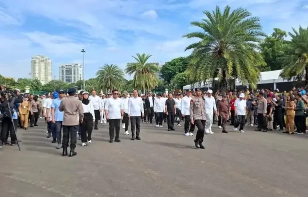 Kepala Daerah Terpilih Berkumpul Di Monas