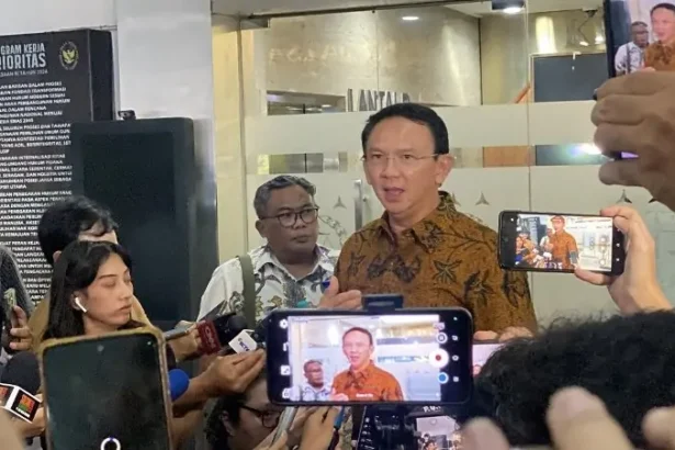 Ahok Usai Diperiksa Kejagung