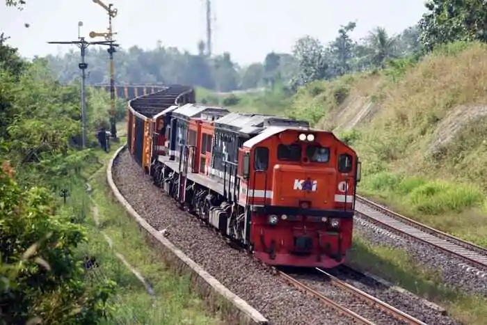 Ilustrasi Gambar Kereta Kai, Pt Kereta Api Indonesia (persero) 11zon