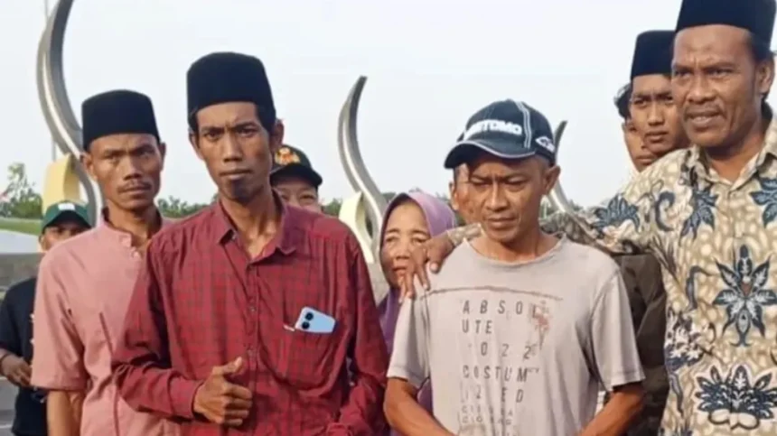 Warga Madura Jalan Kaki Ke Mekkah Berujung Pulang