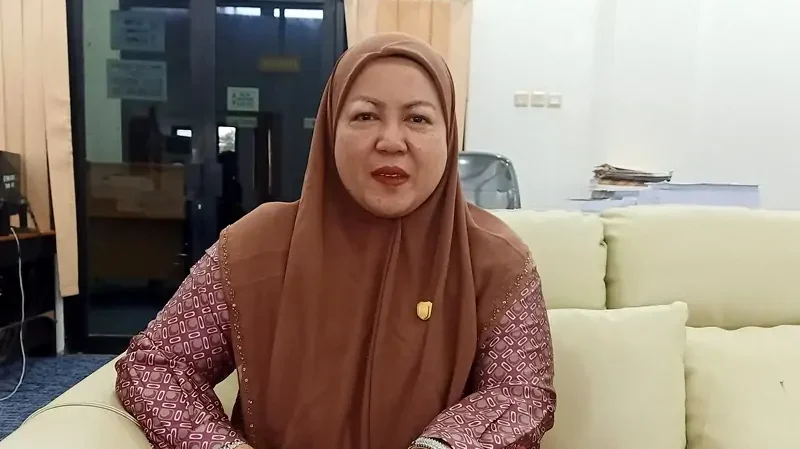 Wakil Ketua II DPRD Barito Utara, Hj Henny Rosgiaty Rusli.