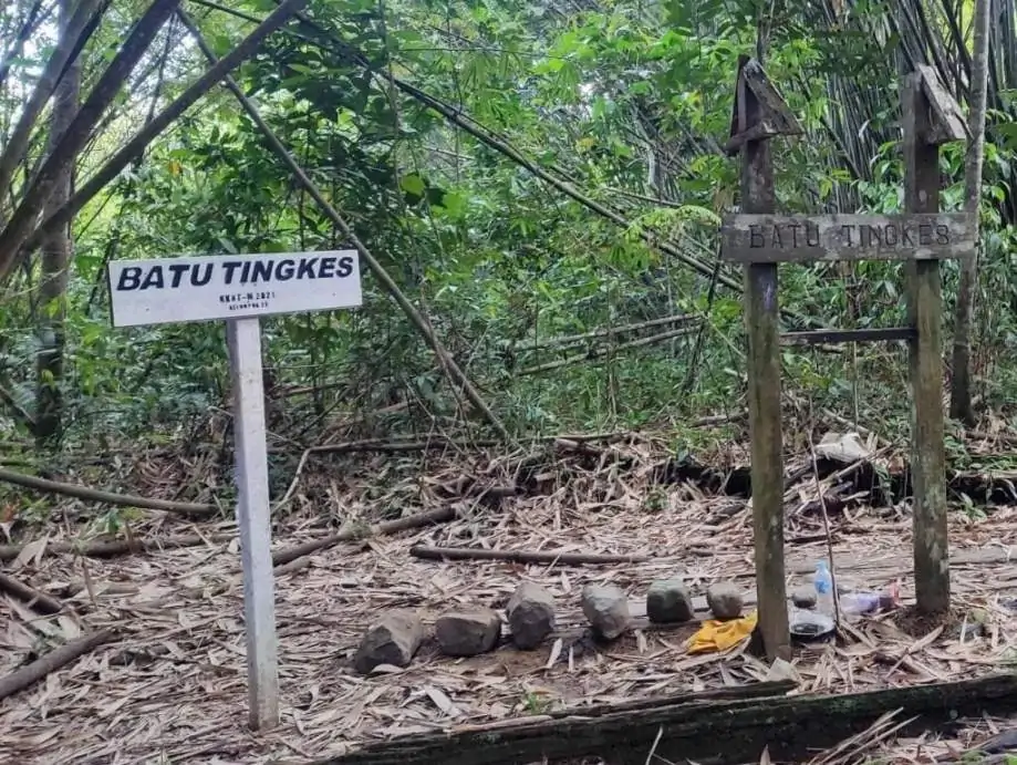 Batu Tingkes Di Batu Suli