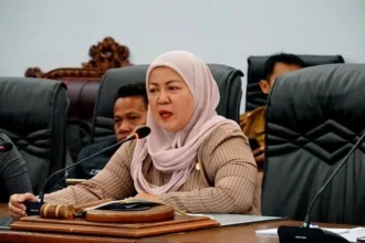 Wakil Ketua II DPRD Barito Utara, Hj Henny Rosgiaty Rusli.