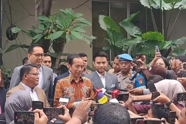 Jokowi Laporkan Tuduhan Ijazah Palsu