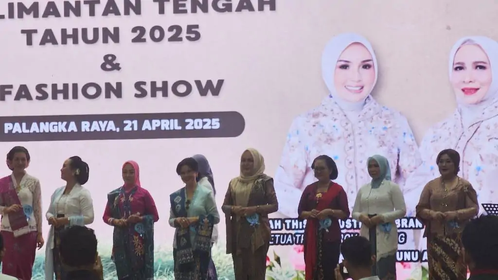 Lomba Kebaya