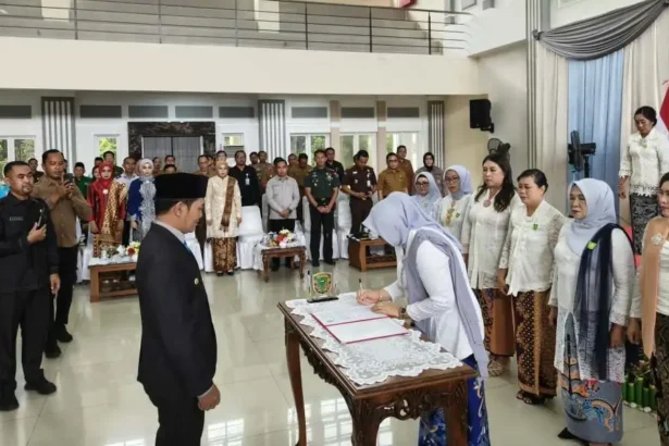 Pelantikan Gow Pulang Pisau