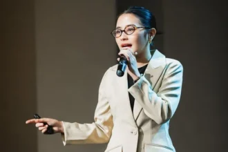 Prilly Latuconsina Jadi Dosen