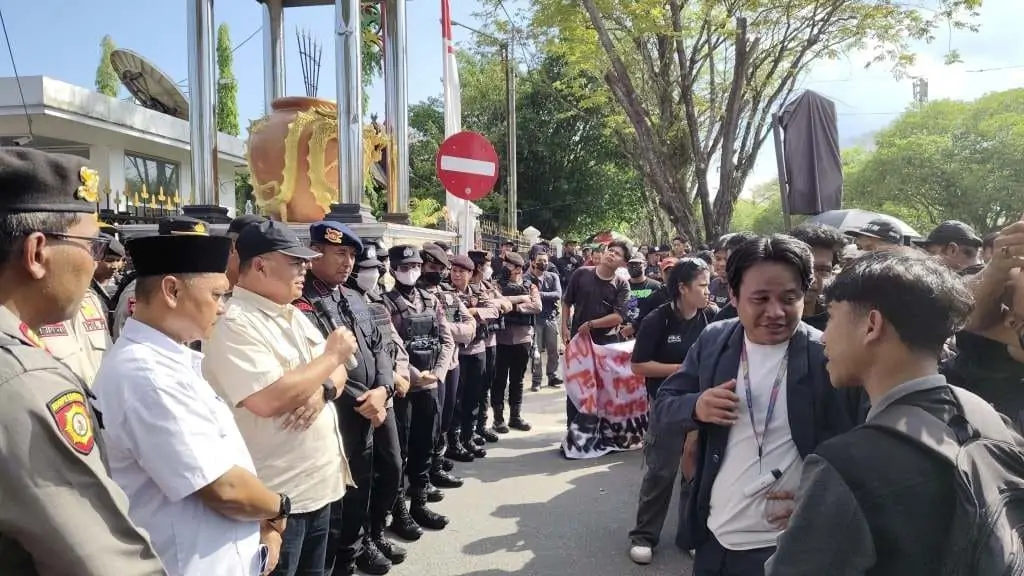 11 Tuntutan Aliansi Buruh Kalteng