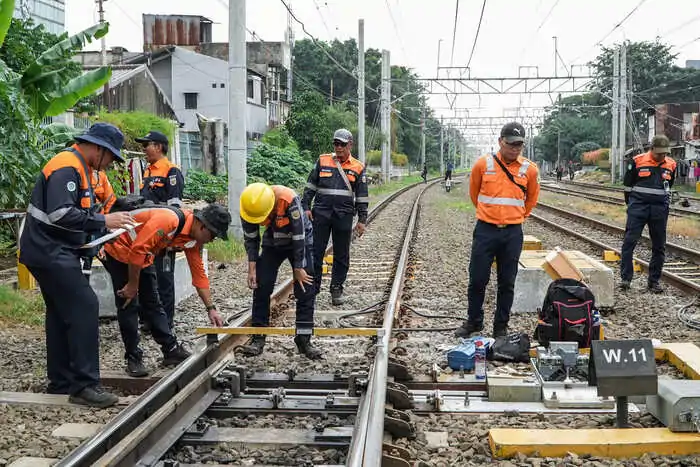 Kai Daop 1 Jakarta Konsisten Tingkatkan Keselamatan Perjalanan Ka Lewat Cek Lintas Jalan Kaki (1)