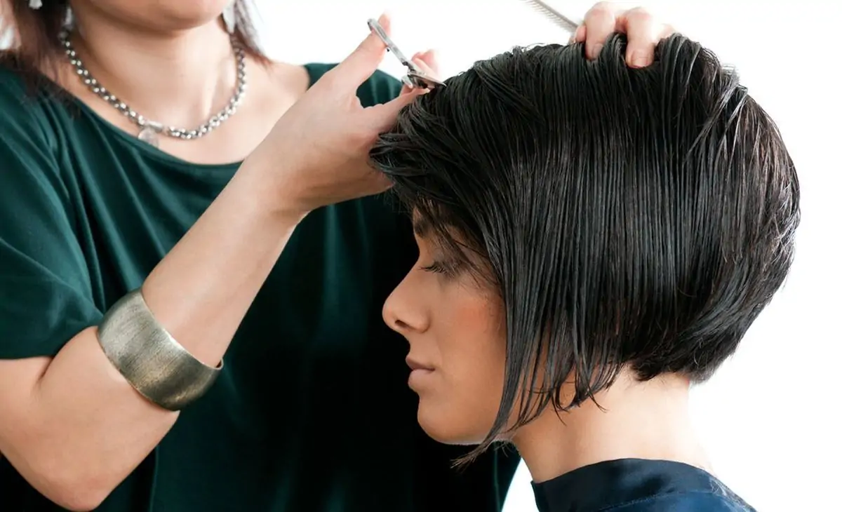 Tren Rambut Pendek Wanita 2025