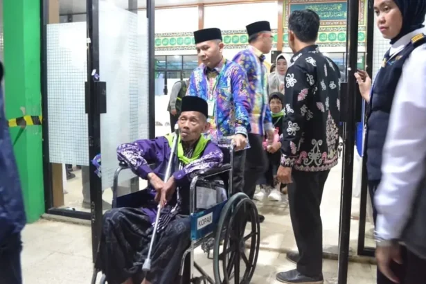 Calon Haji Kalteng Lansia