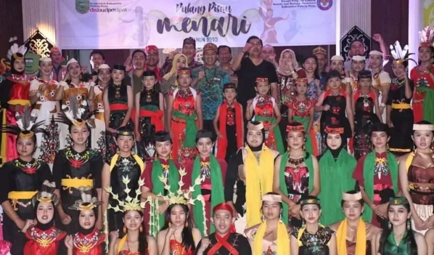 Pulang Pisau Menari