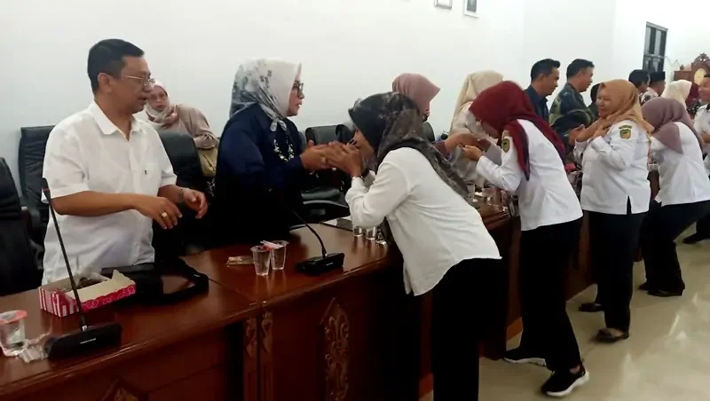 1004 Halalbihalal