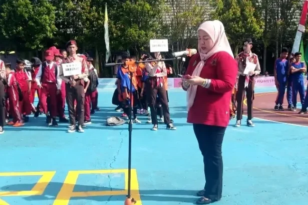 1404 Henni Rosgiaty Rusli 1