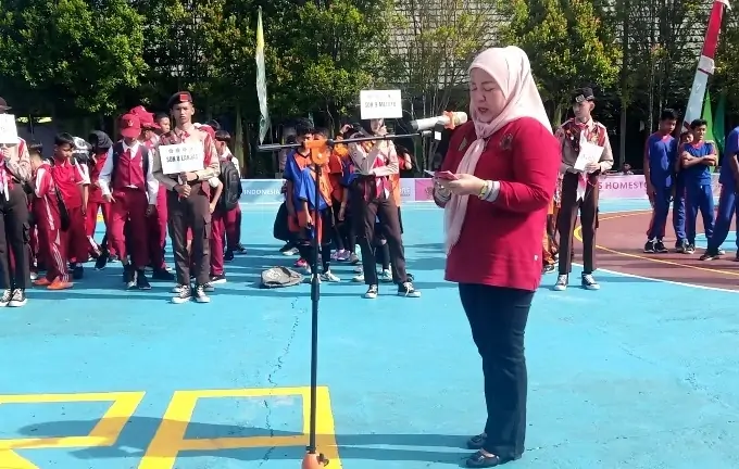1404 Henni Rosgiaty Rusli 1
