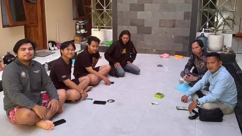 2504 Tinjau Mahasiswa