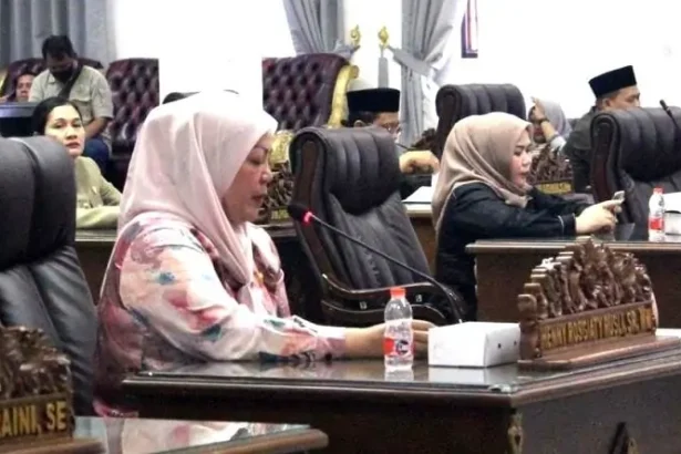 2904 Henny Rosgiaty Rusli