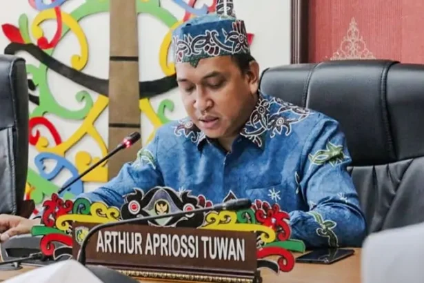 Arthur Apriossi Tuwan