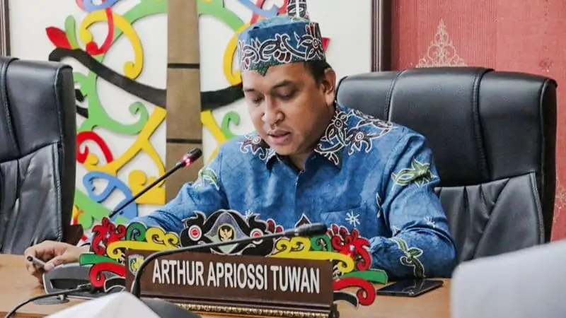 Arthur Apriossi Tuwan