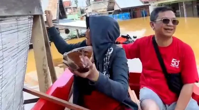 Taufik Salurkan Makanan