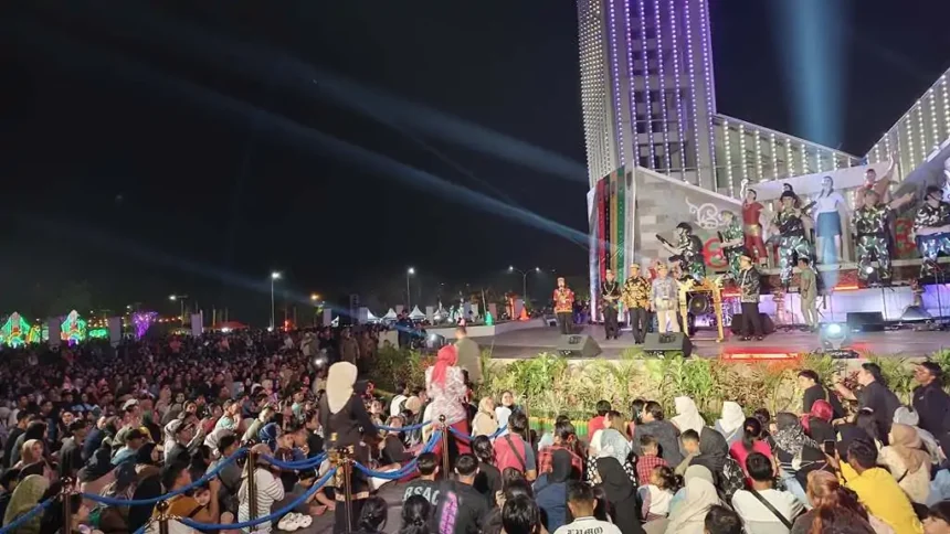 Huma Betang Night Bundaran Besar Palangka Raya