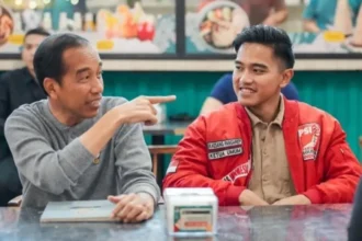 Ketum Psi Kaesang Pangarep Bersama Jokowi