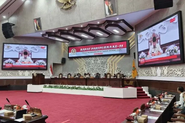 Paripurna Ke 11