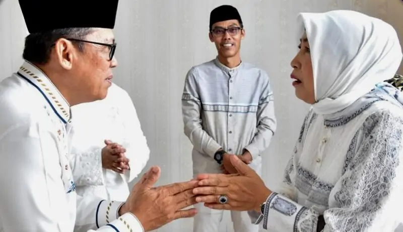 Ketua DPRD Barito Utara Hj Mery Rukaini silaturahmi ke rumah jabatan bupati di momen hari raya Idul Adha, Jumat