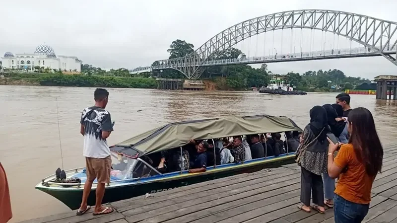 1404 Transportasi Sungai