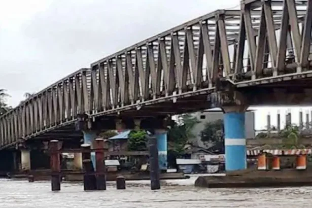 Jembatan Hasan Basri Muara Teweh
