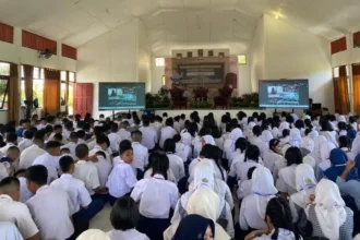 Mengajar Serentak