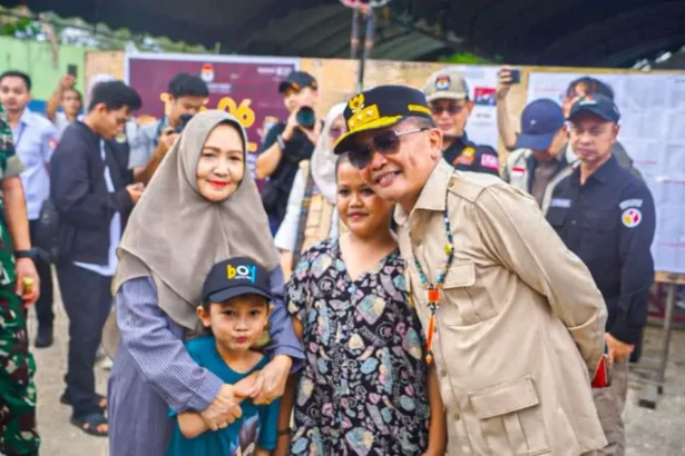 Gubernur Di Salah Satu Tps