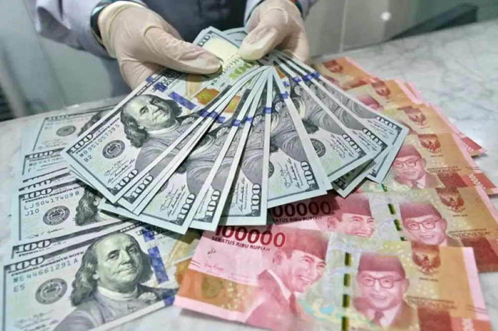 Uang Rupiah Dollar112