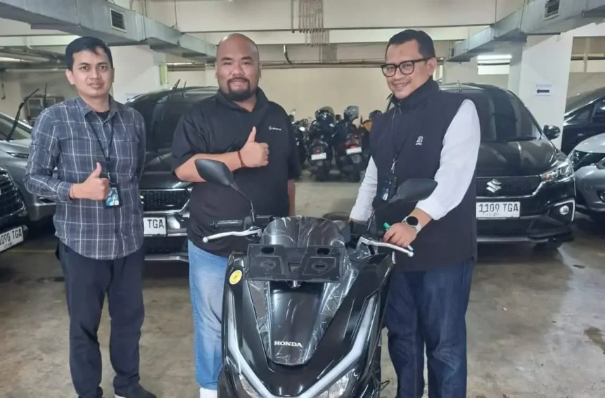 Apriasi Loyalitas Korporasi, Bri Branch Office Kalimalang Region 6jakarta 1 Serahkan Hadiah Eksklusif Kepada Nasabah Qlola Pt. Ardhya Bumi Persada