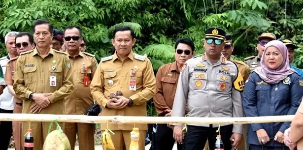 Wakil Ketua II DPRD Barito Utara, Hj Henny Rosgiaty Rusli, menghadiri kegiatan kunjungan kerja Penjabat (Pj) Bupati Barito Utara, Indra Gunawan, ke Kecamatan Lahei Barat dan Kecamatan Lahei