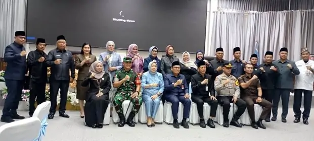 Pemerintah Kabupaten Barito Utara bersama jajaran Forum Koordinasi Pimpinan Daerah (FKPD) menggelar silaturahmi dengan unsur pimpinan dan anggota Dewan Perwakilan Rakyat Daerah (DPRD) Barito Utara