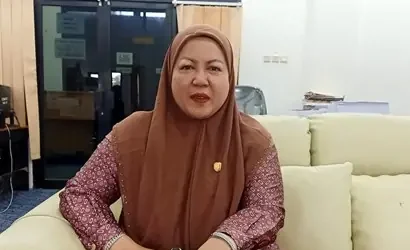 Wakil Ketua II DPRD Barito Utara, Hj Henny Risgiaty Rusli