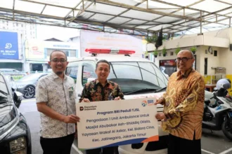 Bri Branch Office Jatinegara Region 6 Jakarta 1 Serahkan Satu Unit Mobil Ambulans Untuk Masjid Abubakar Ash Shiddiq Otista