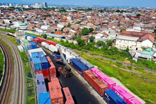 Kai Logistik Kembangkan Kawasan Ronggowarsito