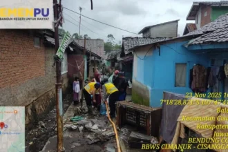 Tanggap Darurat Banjir Garut, Kementerian Pu Kerahkan Alat Berat Dan Personel Untuk Pulihkan Akses Di Cisurupan