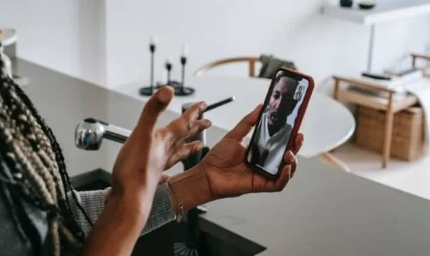 Ilustrasi Video Call