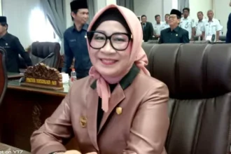 0112 Hj. Nety Herawati