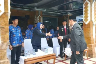 0212 Ketua Dprd Hj Mery Rukaini