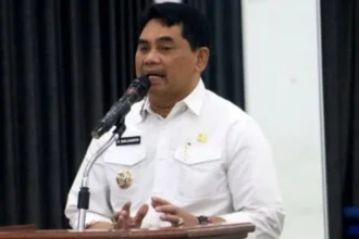 Bupati Barut Shalahuddin