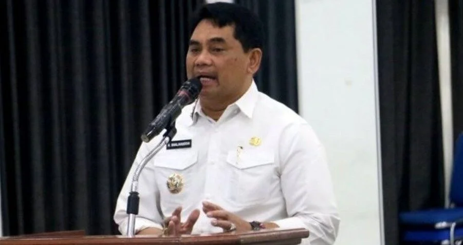 Bupati Barut Shalahuddin