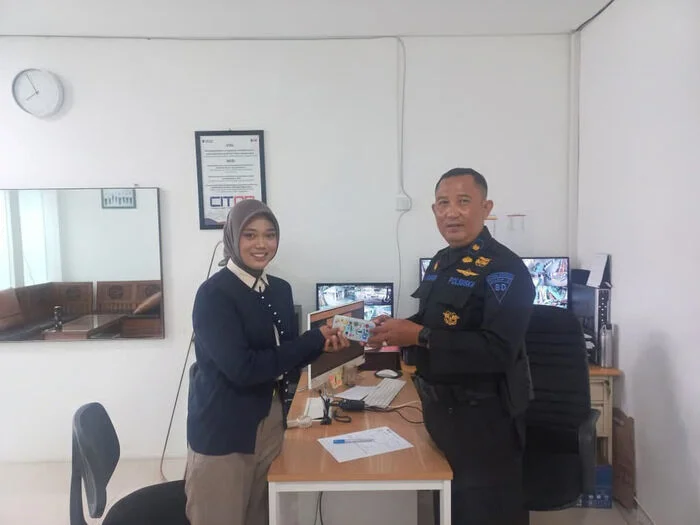 Kai Daop 2 Bandung Ingatkan Pelanggan Untuk Selalu Menjaga Barang Bawaannya