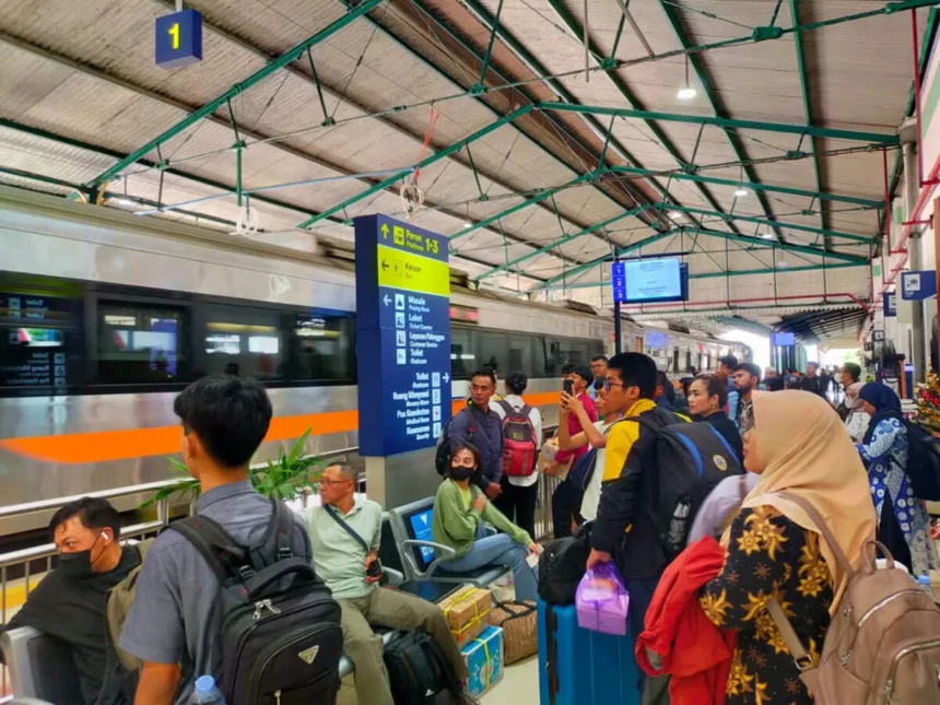 Kai Daop 7 Madiun Catat 5 Stasiun Terbanyak Layani Penumpang